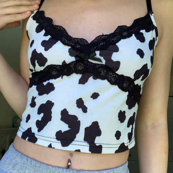 cow print tank with black lace and bow - Picture 4 of 4